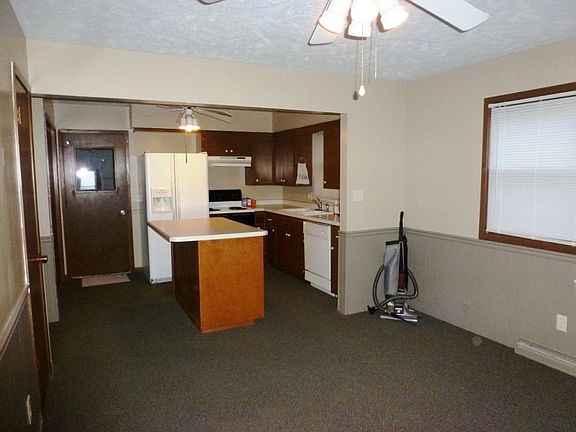 3rd image of 430 S Birchwood Dr
