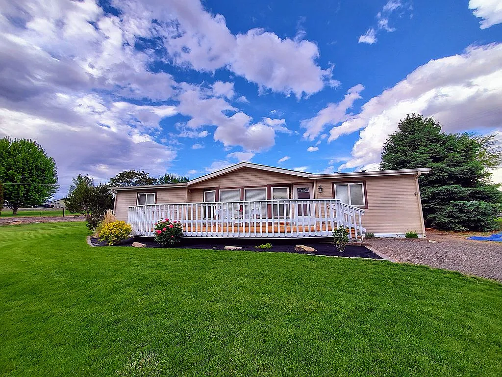 464 Lancaster Rd photo 1