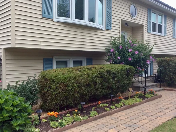 183 Birchcroft Rd, Leominster, MA 01453
