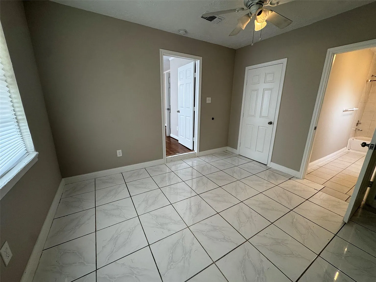 5 bed, 2.0 bath, 1768 sqft, $1,850 — Photo 4