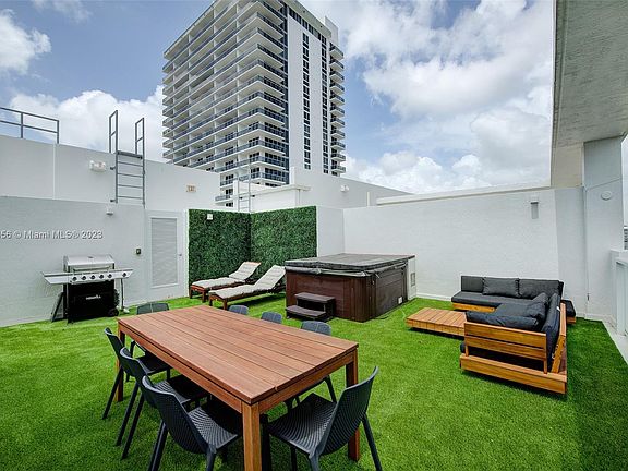 3rd image of 601 NE 27th St APT 1401