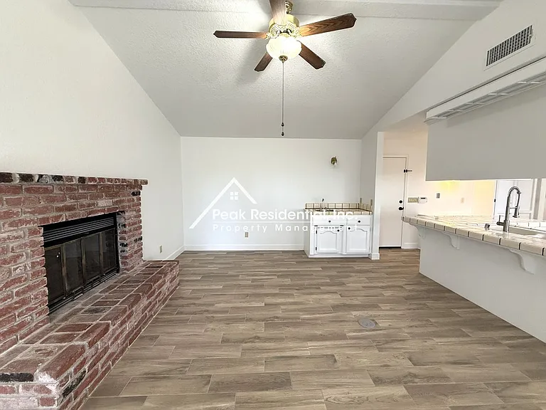 9378 Rolling Glen Ct — Photo 11