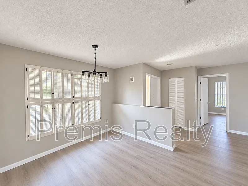 2 bed, 2.0 bath, 1205 sqft, $2,350 — Photo 2