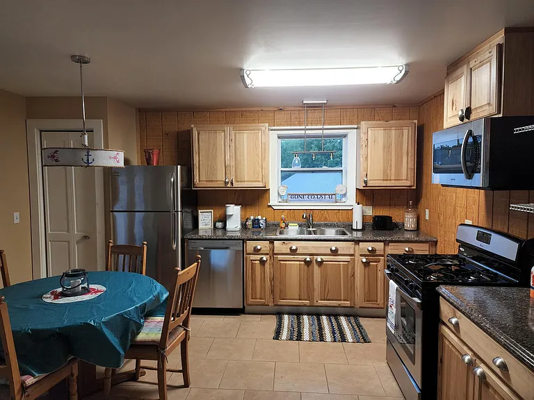 102 E Main St #1 — Photo 16
