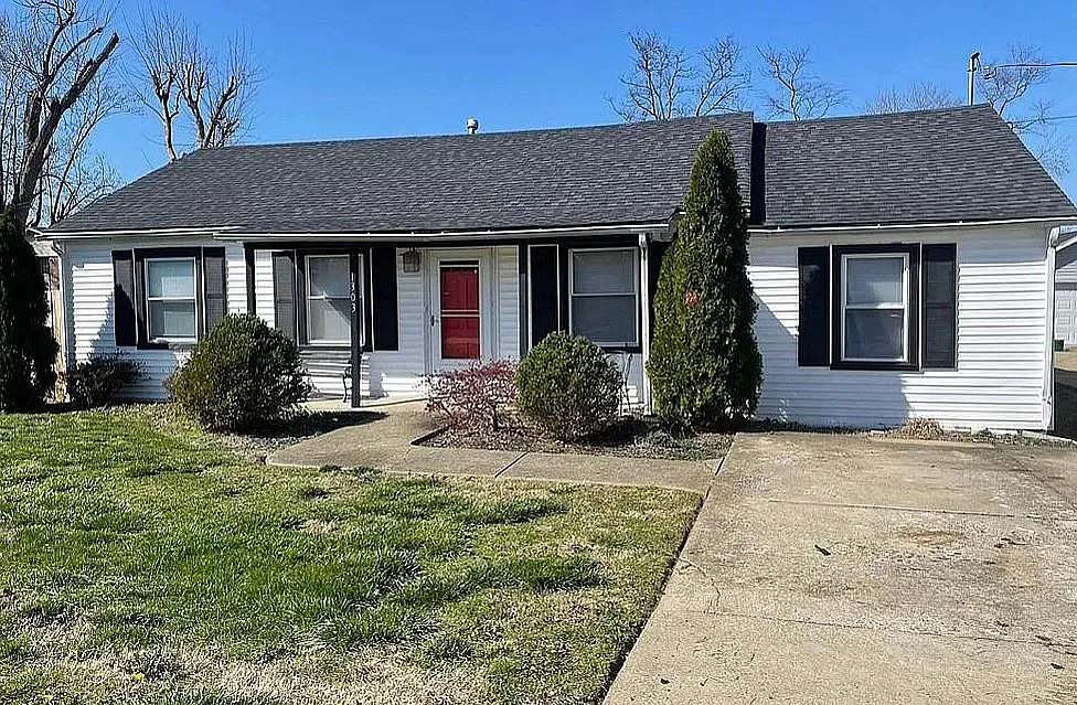 1303 Collett Ln photo 1