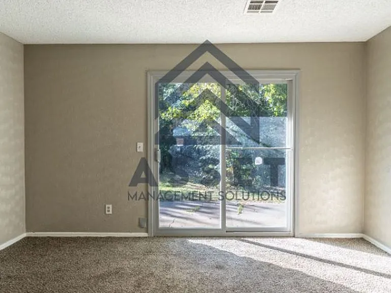 9316 NE Stardust Ln — Photo 8