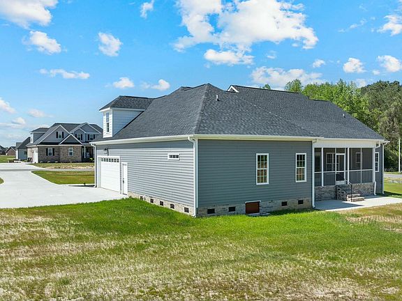 4th image of 606 Pickens Drive