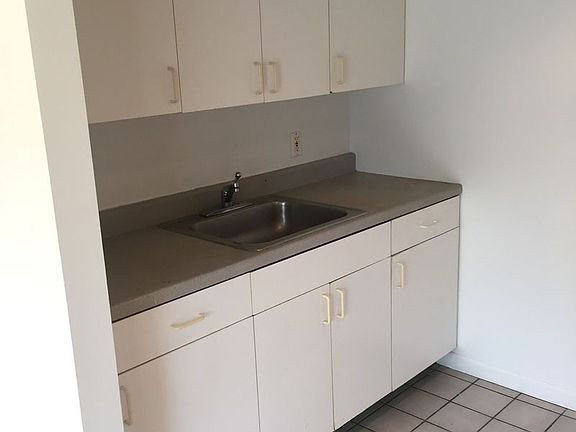 3rd image of 4138 69th St APT 1B