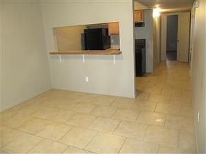 5th image of 908 Linda Ln APT B