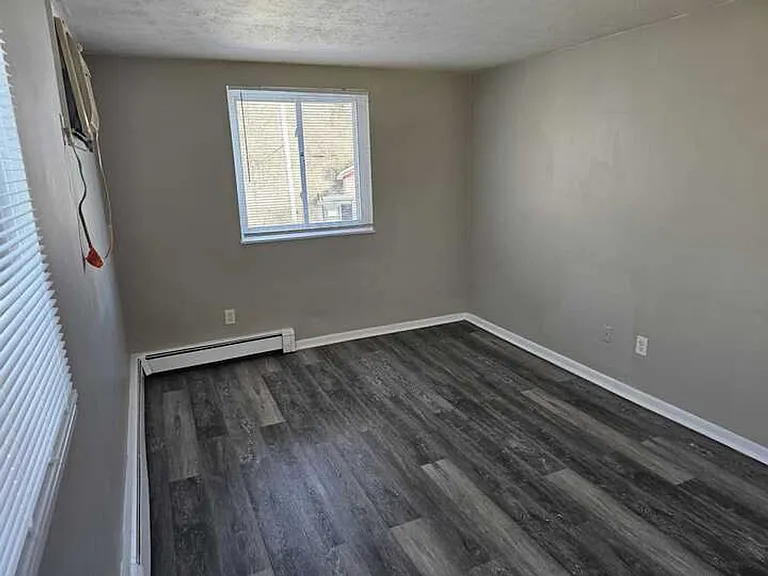 Avery Apartments — Photo 36