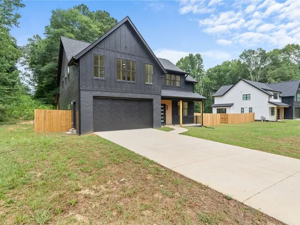 5416 Summerfield Dr E, Tuscaloosa, AL 35404