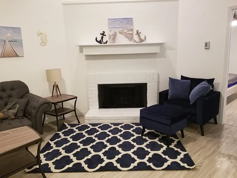 6646 E Lovers Ln — Photo 4