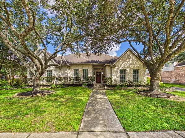 2876 Love Ln, Friendswood, TX 77546