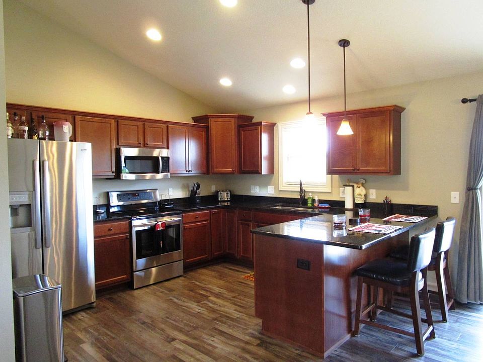 307 35th St SW, Altoona, IA 50009 Zillow