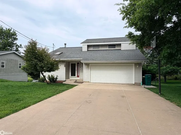 908 S 8th St, Fairfield, IA 52556