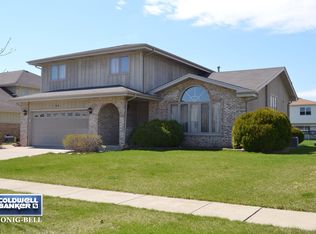 338 Wild Rose Ln, Romeoville, IL 60446