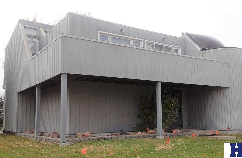 1st image of 641 W Lakeshore Dr