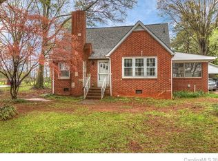 5528 Oak Dr, Charlotte, NC 28216