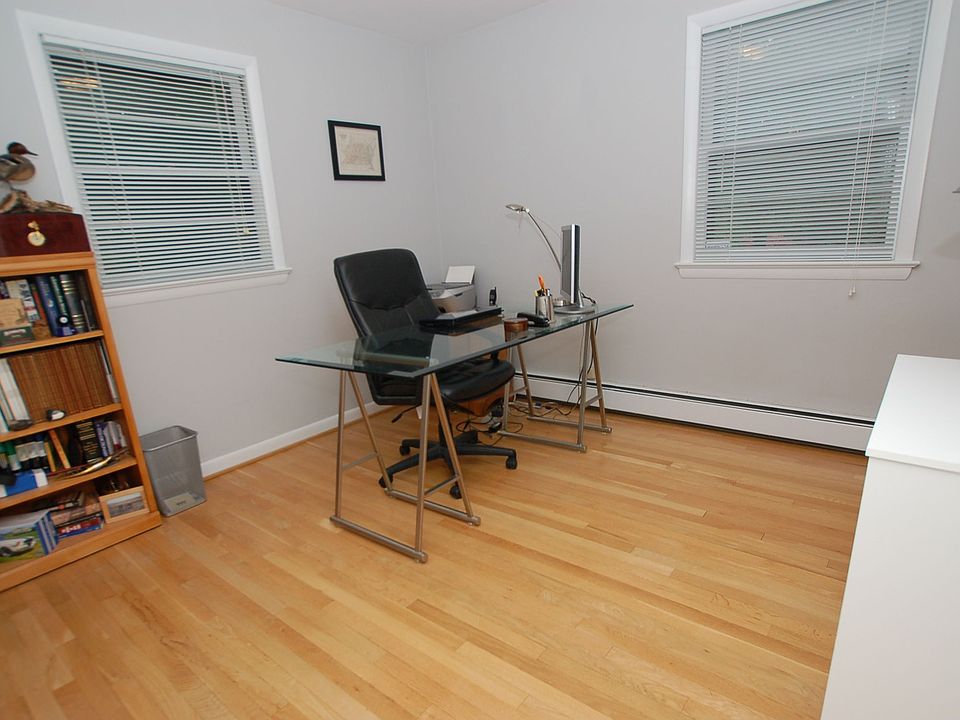 2nd image of 12001 Wayland St