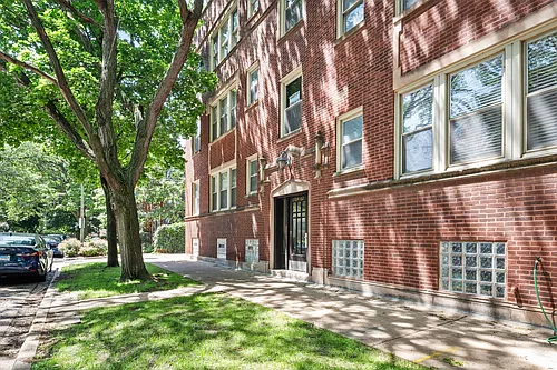 1702 W Catalpa Ave #3E Photo 1 1702 W Catalpa Ave #3E Photo 1