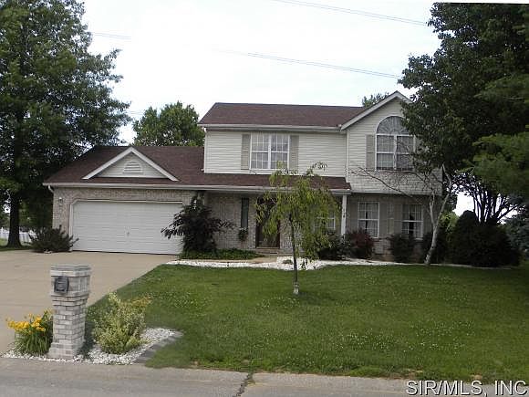 1st image of 824 Piquard Ct