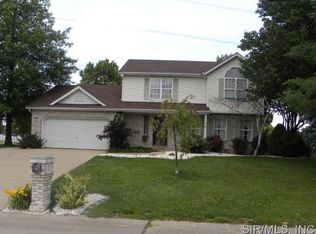 824 Piquard Ct, Maryville, IL 62062