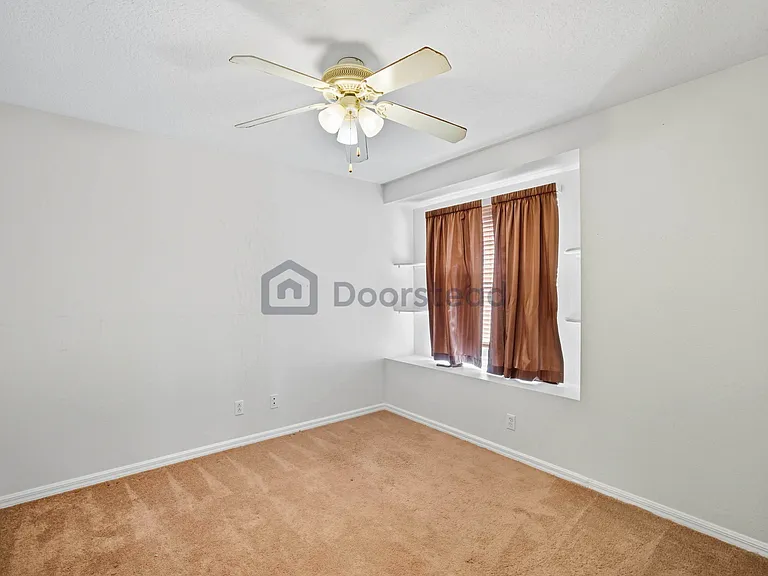 1256 Jasmine Lake Dr — Photo 23