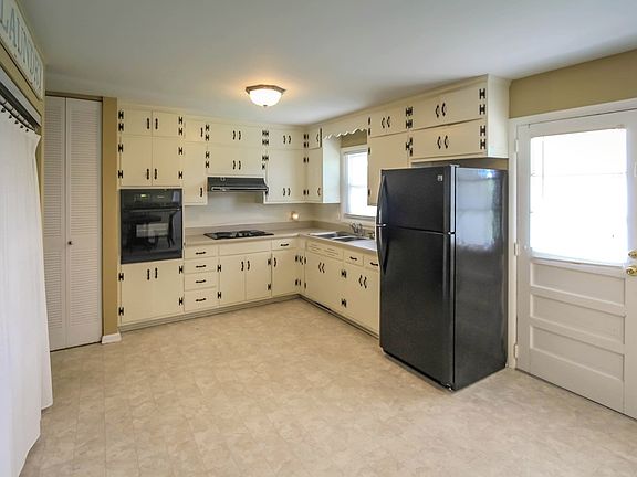 5th image of 618 Booth Ave