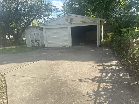 3rd image of 7601 E 108th St