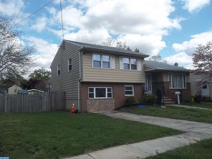 2nd image of 4808 Oak Ter