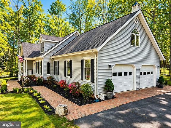 3rd image of 999 Lake Heritage Dr