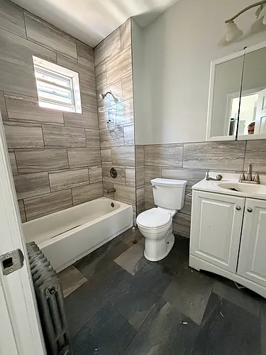 410 10th Ave #1L Photo 1