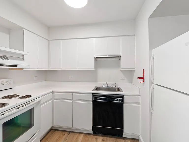 Mountain View Apartments — Photo 14