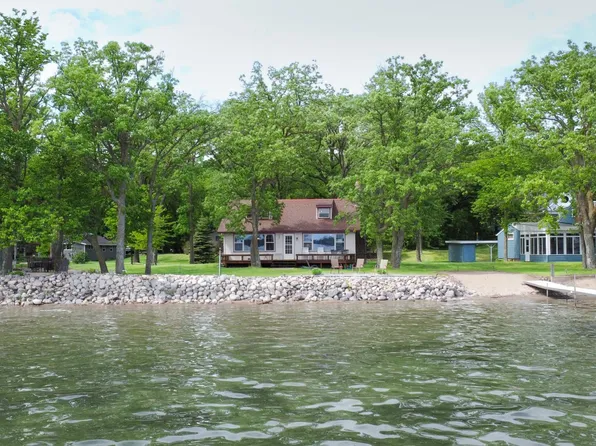 22548 Senns Beach Dr, Detroit Lakes, MN 56501