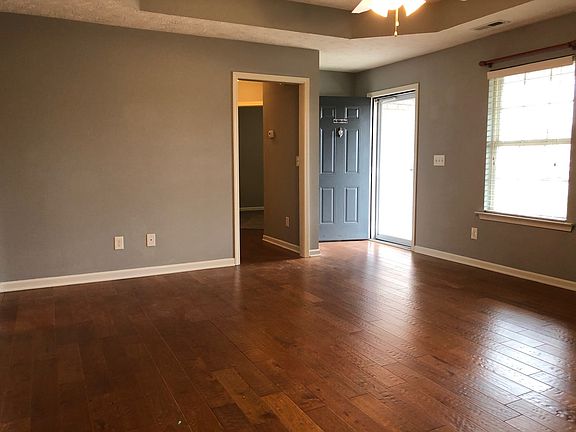2nd image of 2738 Cliffside Dr