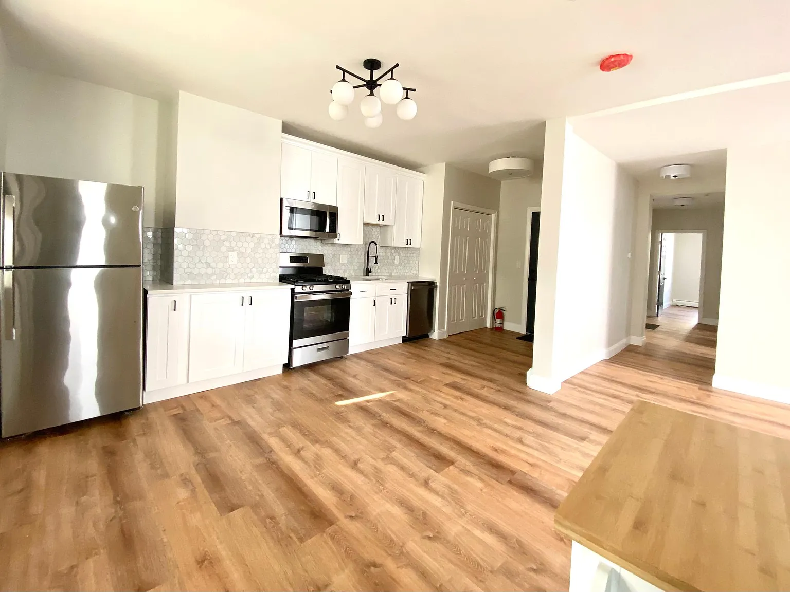 217 Saratoga St — Photo 1