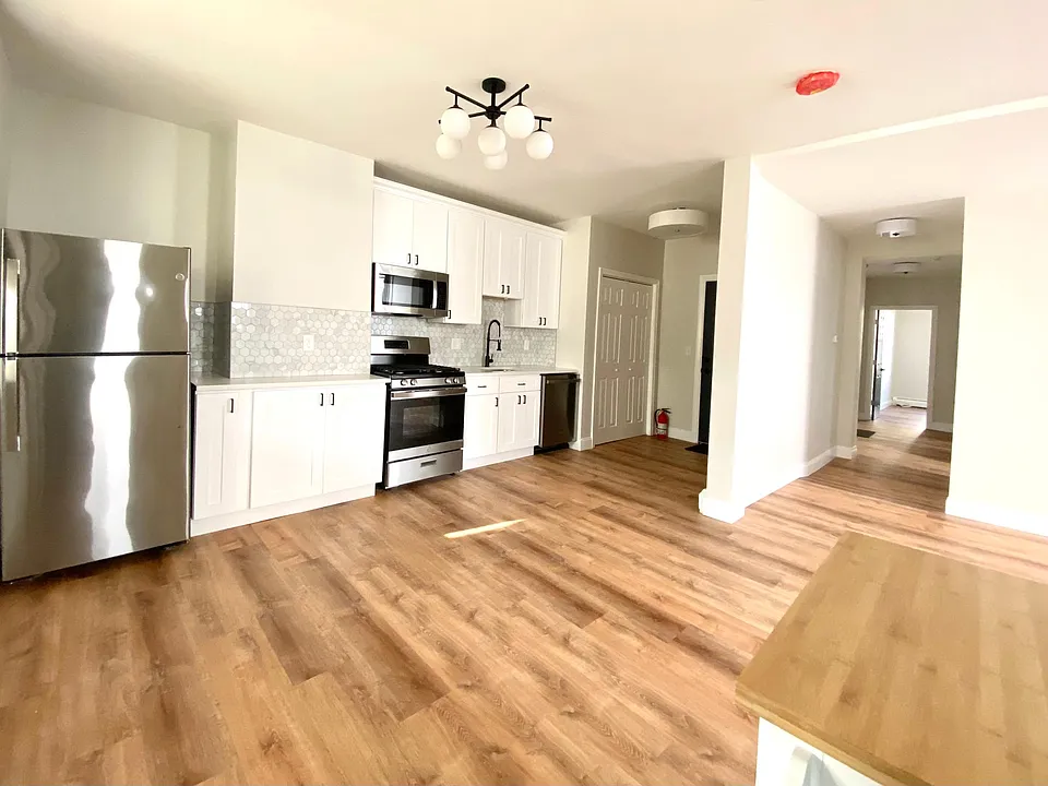 217 Saratoga St #1