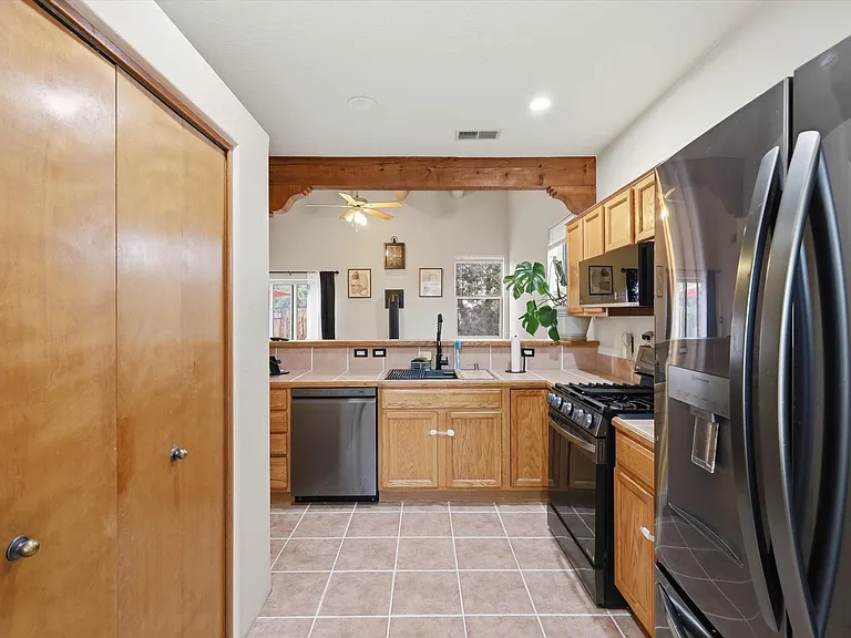 3224 Nizhoni Dr — Photo 6