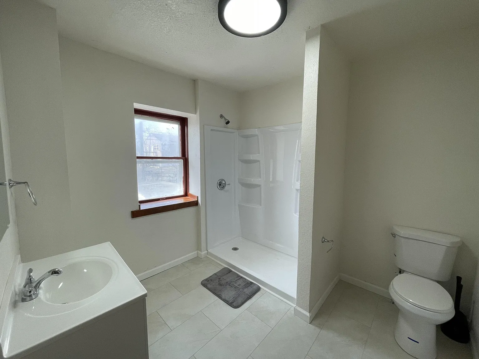 4 bed, 3.0 bath, 3550 sqft, $776 — Photo 4