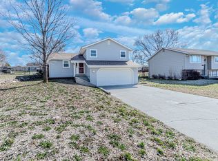 608 Knollwood St, Wakefield, KS 67487