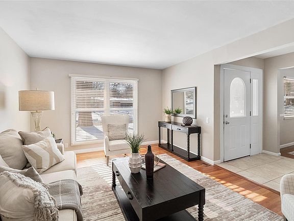 4th image of 344 Sudbury Ln
