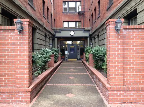 2109 NW Irving St, Portland, OR