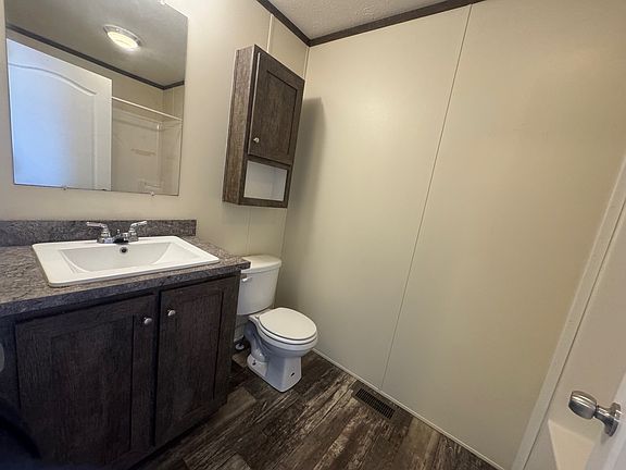 5th image of 3108 Camelot Dr
