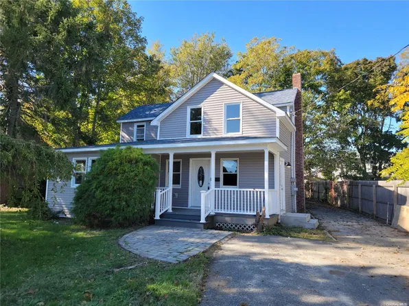 72 Cherry Avenue, West Sayville, NY 11796