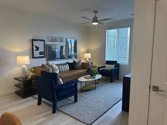 2x2 Livingroom.2