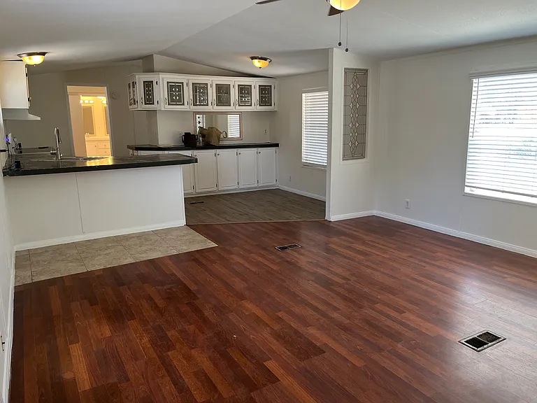 22225 Ellis Ave — Photo 7