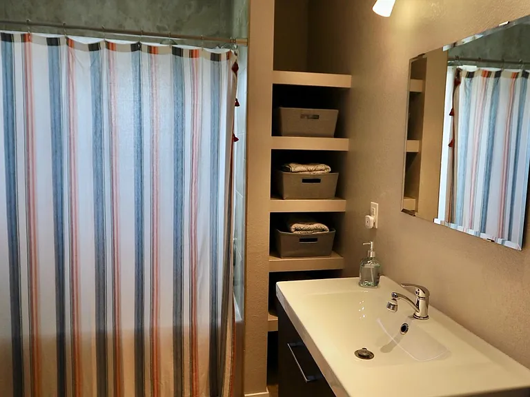 2810 S Cherokee St — Photo 14