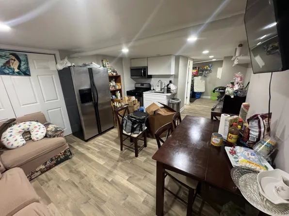 8054 Niles Ave #Be, Skokie, IL 60077