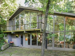 490 N Berry Rd, Saint Louis, MO