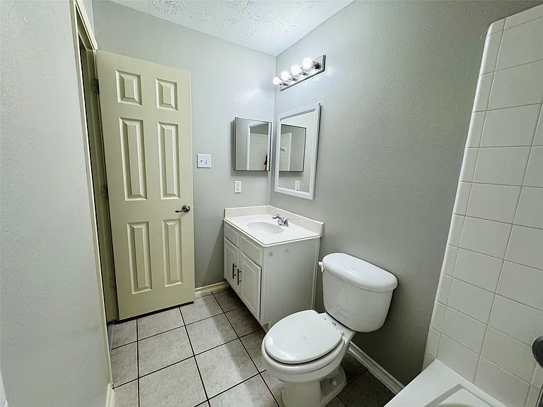 24631 Hampton Lakes Dr — Photo 9